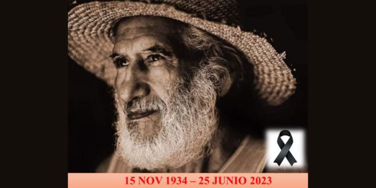 Rinden el último adiós a Hugo Blanco al llegar sus restos mortales al Perú