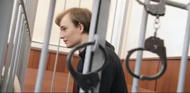 Rusia: Montajes y torturas. Persecución a la izquierda antifascista