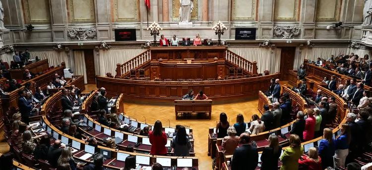 Portugal: Nuevo ciclo, viejos problemas: ¿qué alternativa?