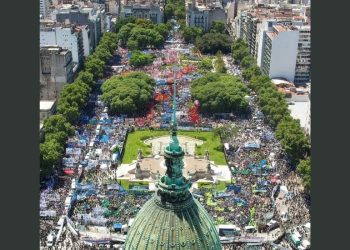 Contundente paro y multitudinaria marcha contra el ajuste de Milei y el FMI ¡A seguirla con un plan de lucha!