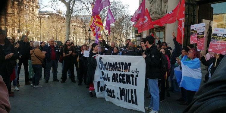 Solidaridad con el Paro General en Argentina desde Barcelona