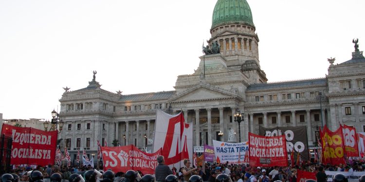 Argentina: The omnibus bill has fallen, a popular triumph!