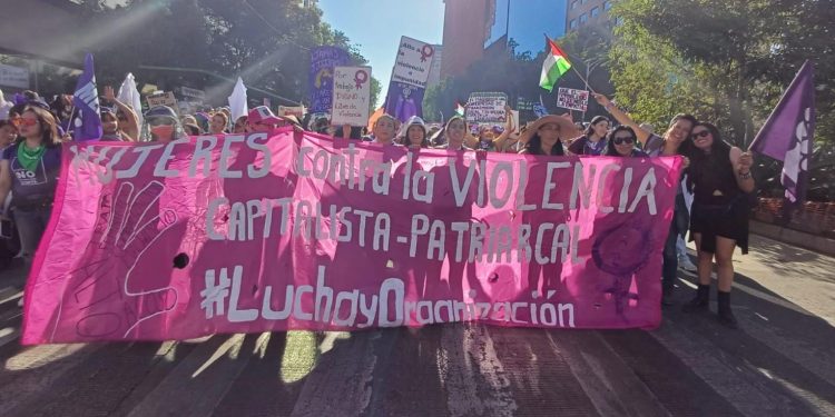 Mujeres y disidencias de la UIT-CI en el 8M por el mundo