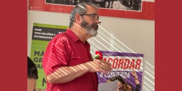 Memorias de la revolución de los claveles