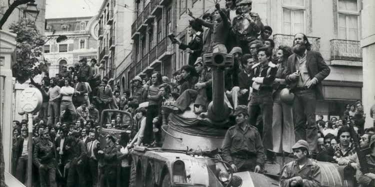 Portugal: Celebrar abril es luchar por una nueva revolución