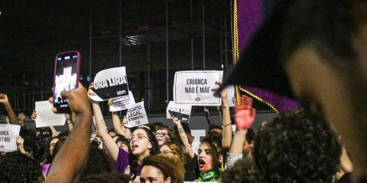 Brasil: ¡Movilización de mujeres contra el proyecto de ley de embarazo infantil
