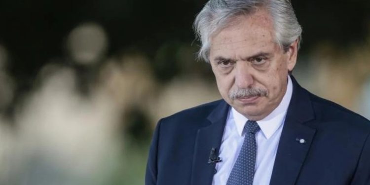 Argentina: Denuncian por violencia de género al expresidente Alberto Fernández