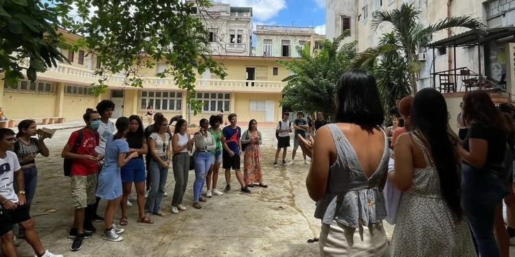 Cuba: University students begin strike in rejection of internet rate hike