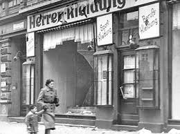 La “noche de los cristales rotos”: Primera gran masacre de judíos en Alemania y Austria