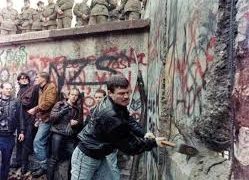 La caída del Muro de Berlín y la restauración