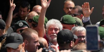 بعد 41 عامًا في سجون فرنسا… جورج عبد الله حرّ .