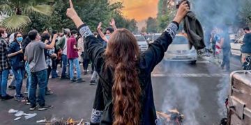 La revolución de las mujeres y los pueblos de Irán