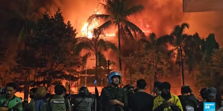 Indonesia: Rebelión popular contra la desigualdad social