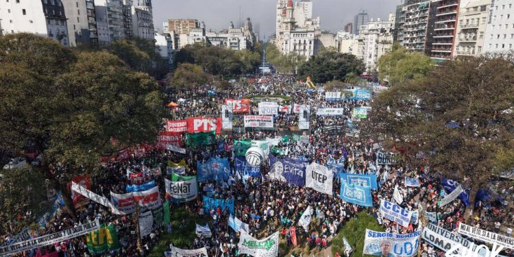 Rechazo de los vetos de Milei en Diputados: ¡Gran victoria del Garrahan y las universidades!
