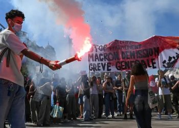 Francia: Grandes protestas y huelga general contra un nuevo ajuste de Macron