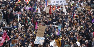 Francia: La rebelión estudiantil enfrenta el ajuste de Macron
